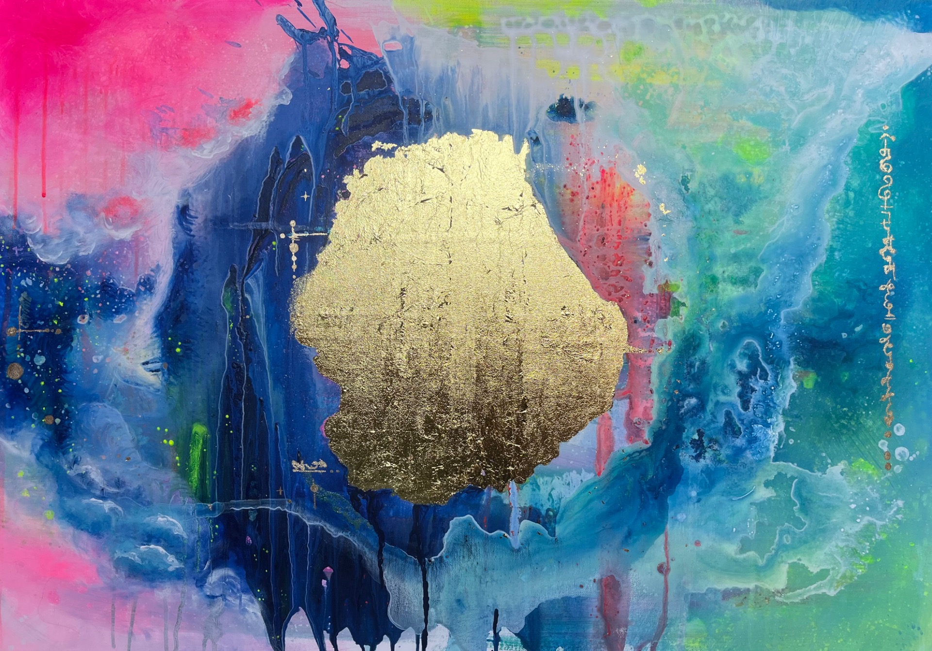 ,,Někdy stačí zastavit se u obrazu… a cítíš, jak tě volá k sobě. Co dnes při pohledu na tento obraz cítíš? “   Napiš mi…  V tomto magickém prostoru se podíváš do kouzelného otvoru. Nahlédneš zde do svého zrcadla, kde tě jakákoliv myšlenka napadla. Tady je vše, co je v tobě, v lehké i nelehké době. Co dalšího zde můžete vytvořit a všechny limity rozbořit. Jak ještě bláznivý a jiný můžeš být? Vždyť zde nemusíš jen snít.  Tady jsi sám sebou a všechny světelné bytosti tě vedou. Po tvoji bláznivé cestě, ať už v jakémkoliv městě.  Ptej se a kráčej ještě dál, ty jseš královna či král.  Jaké další dary máš, vždyť ty na to prostě máš.  Jsi darem a kouzlem téhle planety, ať už si vybereš z jakékoliv barevné palety. Objevuj tento svět a roztáhni křídla a leť.  100x70cm 48.000,-